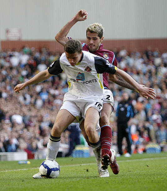 和侵略性的 和侵略性的